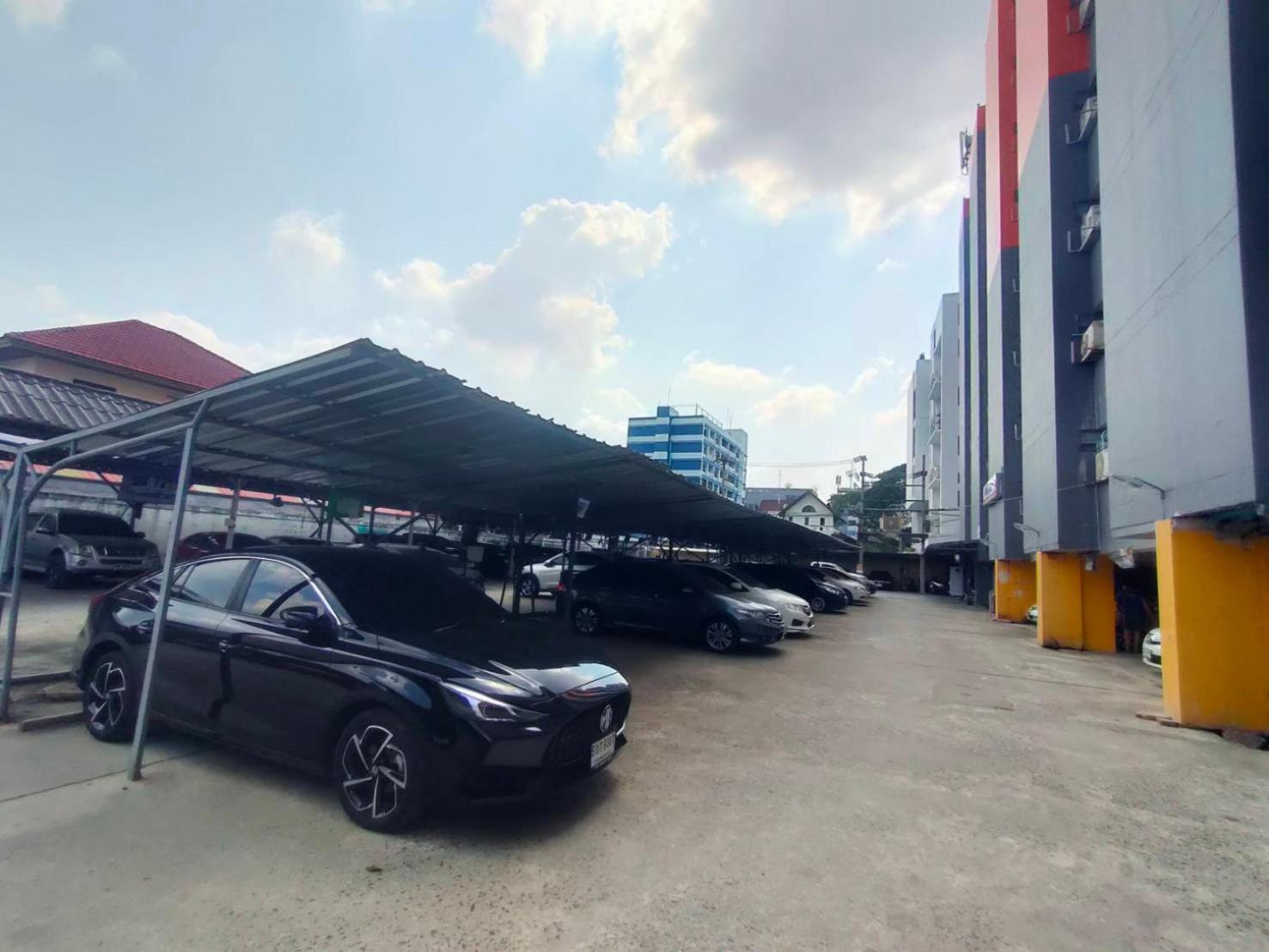 Prl Place Bangkok Exterior photo